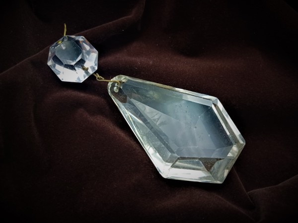 Antique crystal chandelier coffin drops